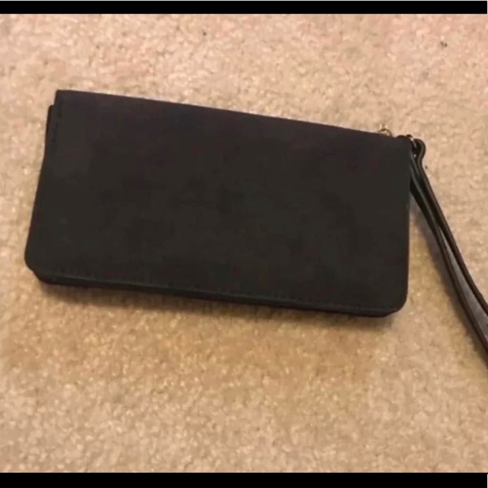Black Francesca’s wallet